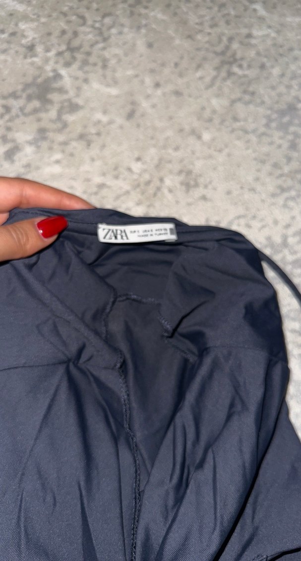 Gri İnce Askılı Kadın - Görsel 3