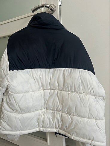 mavi marka siyah beyaz mont - Görsel 2