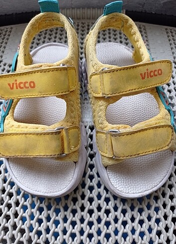 25 Beden sarı Renk Vicco sandalet 
