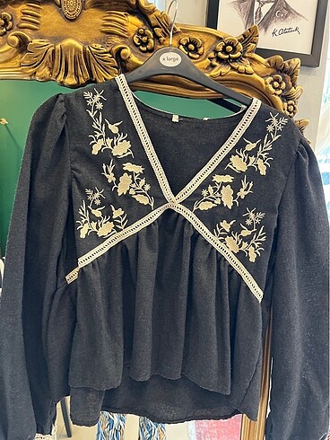 Nakışlı Bluz