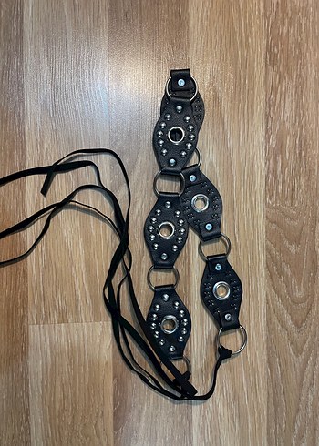 Y2K Siyah Zımbalı Deri Kemer - Görsel 2