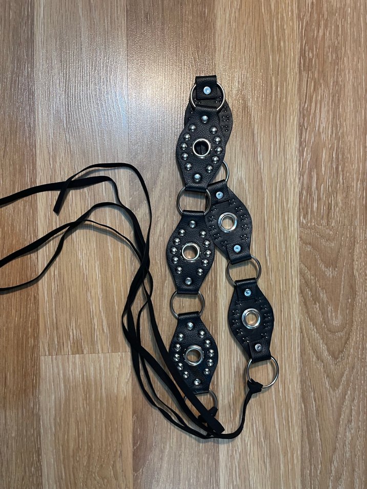 Y2K Siyah Zımbalı Deri Kemer - Görsel 2