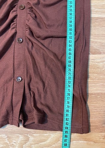 Düğmeli Kahverengi Kısa Kollu Fit Elbise - Görsel 3