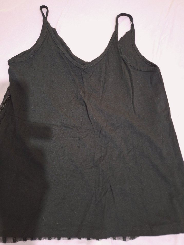 Piliseli Siyah V Yaka Kadın Atlet - Görsel 2