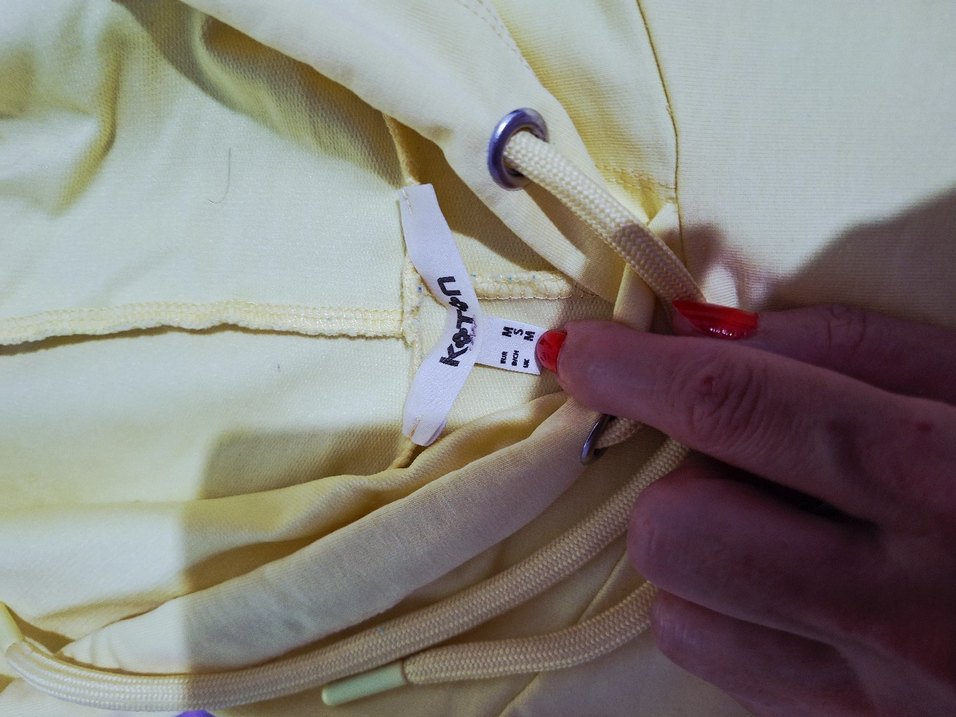 Sarı renk Lcwaikiki marka Kapüşonlu Kolsuz Salaş Sweatshirt - Görsel 2