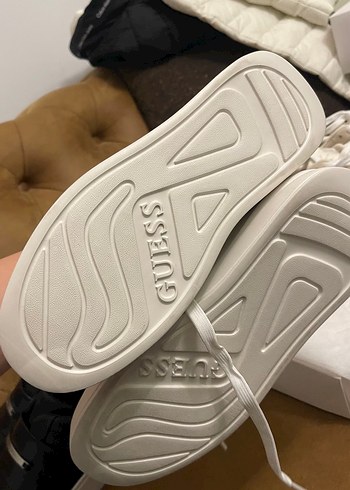 38 Beden beyaz Renk Guess Beyaz Desenli Bağcıklı Sneakers