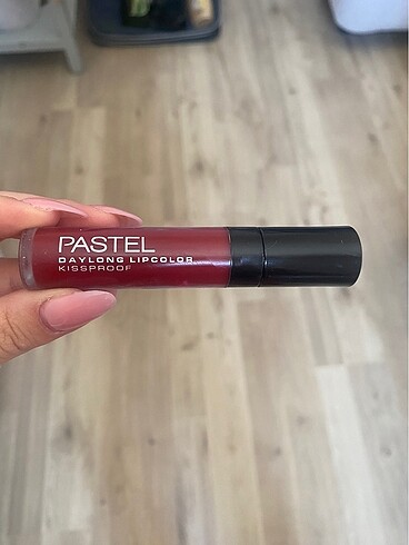 PASTEL kırmızı ruj