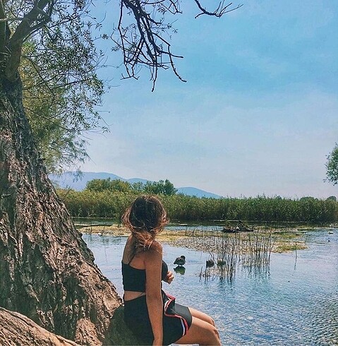 Siyah ambar etek