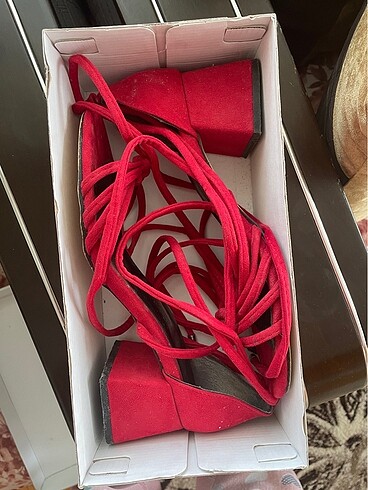 38 Beden kırmızı Renk Kırmızı kısa topuklu ayakkabı ACİL SATILIK