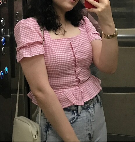 Pembe gömlek