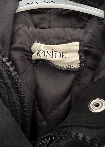 Kürk Detaylı Siyah Süet Kadın Mont - Görsel 2