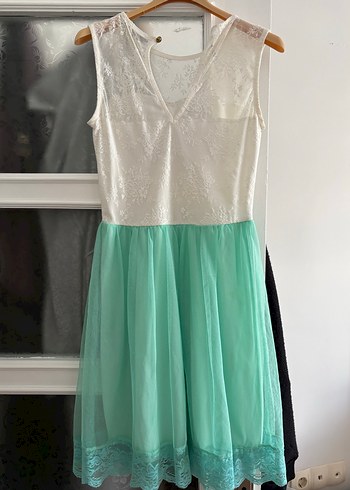 Dantel Detaylı Elbise - Görsel 3