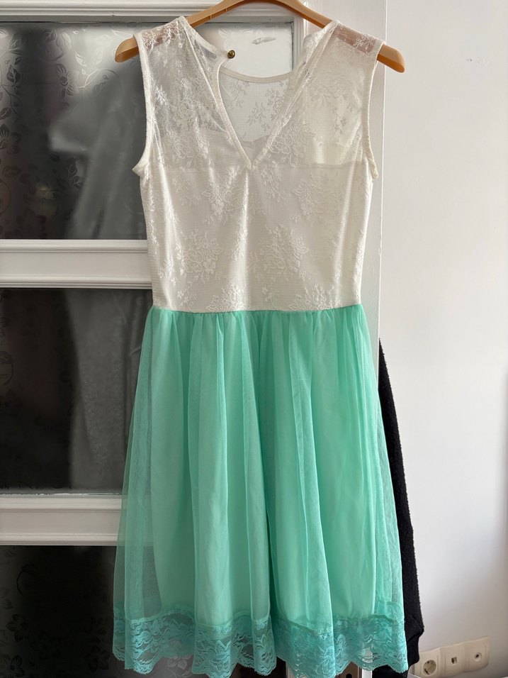 Dantel Detaylı Elbise - Görsel 3