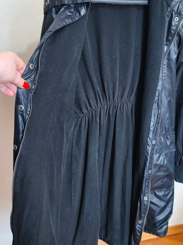 Siyah Koton Kadın Kapüşonlu Yağmurluk Parka  Bel Lastikli - Görsel 4