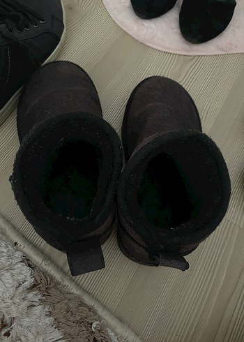 36 Beden siyah kadin/kiz cocuk ugg