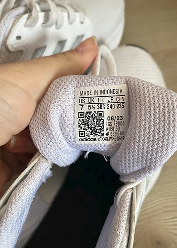 37 Beden Adidas kadin spor ayakkabi