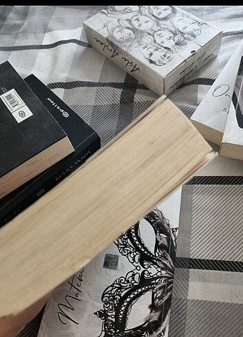 Beden Renk Kelebeği öldürmek serisi