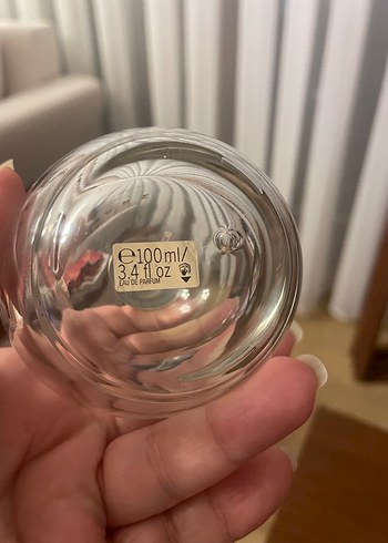 Beden Renk Victorias Secret Bare parfüm şişesi