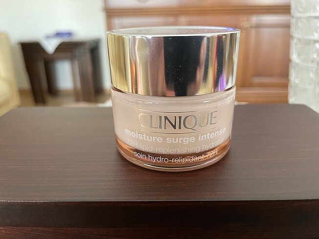 Clinique Moisture Surge 72 saat nem