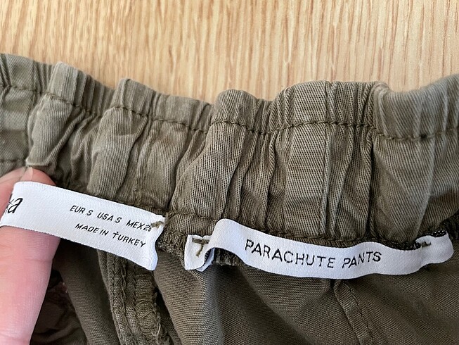 s Beden haki Renk Bershka marka paraşüt pantolon