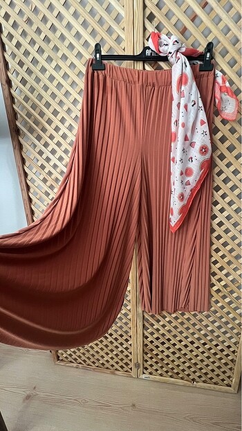 Zara Pantolon 36/48 uyumlu