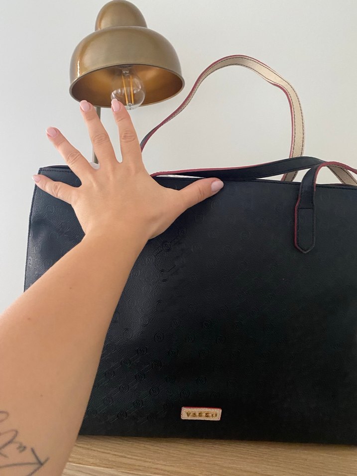 Vakko Siyah Deri Monogram Kadın Omuz Çantası - Görsel 4