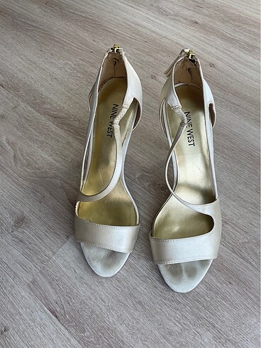 Nine west saten topuklu ayakkabı