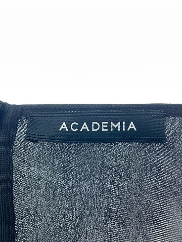 36 Beden siyah Renk Academia Bluz %70 İndirimli.