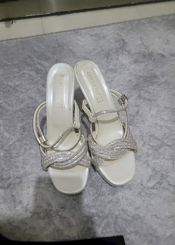 Beyaz Taşlı İnce Topuklu Kadın Abiye Ayakkabı - Görsel 4