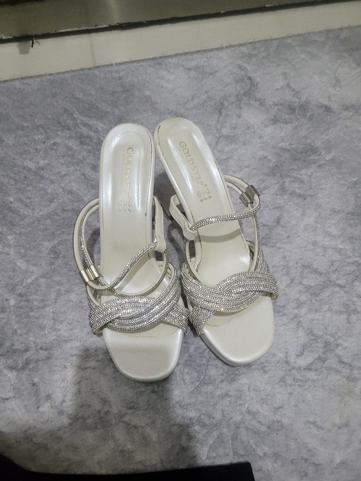 Beyaz Taşlı İnce Topuklu Kadın Abiye Ayakkabı - Görsel 4
