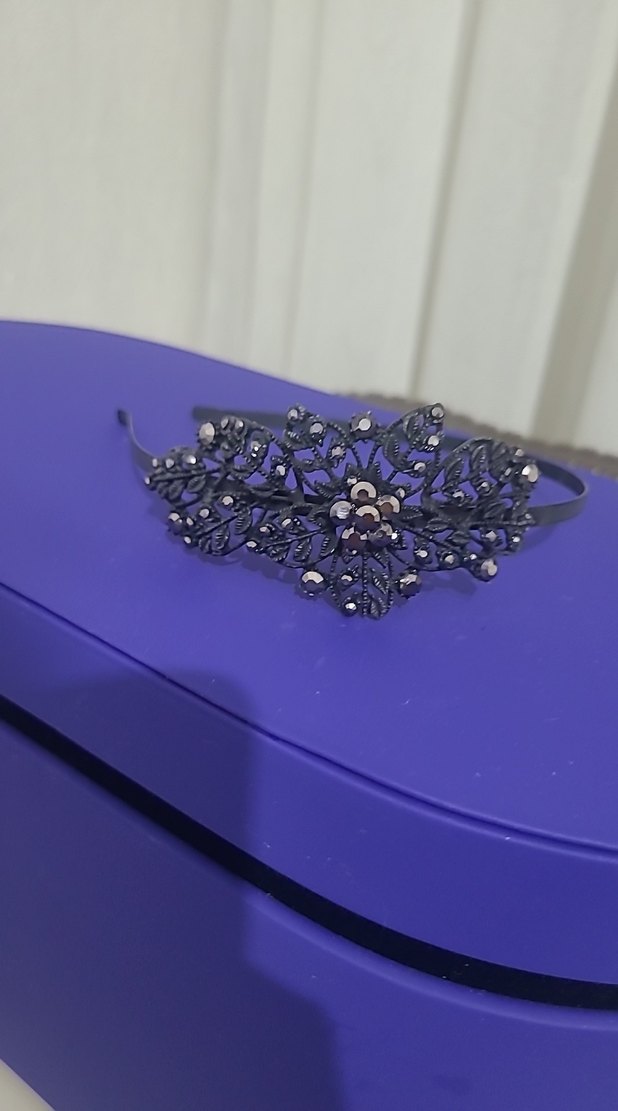 Mor Pul Detaylı Gotik Taç - Görsel 2