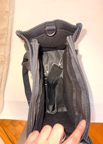 Fermuarlı Siyah Kadın Günlük Çanta - Görsel 4