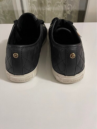 37 Beden siyah Renk Orjinal Guess Ayakkabı