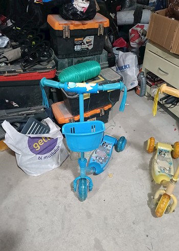 Mavi Renkli Çocuk Scooter'ı