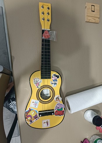 Renkli Sarı Stickerlı Gitar