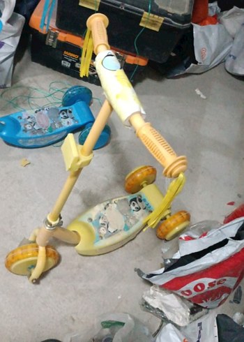 Sarı Pastel Renkli Çocuk Scooterı - Görsel 3