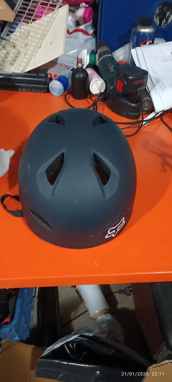 Siyah Biker Motosiklet Kaskı Velcro - Görsel 3