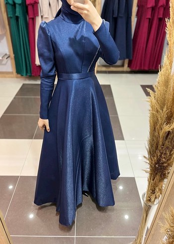 Tafta Kumaş Tarlatanlı Yüksek Yaka Uzun ve Kemerli Abiye Elbise - Görsel 2