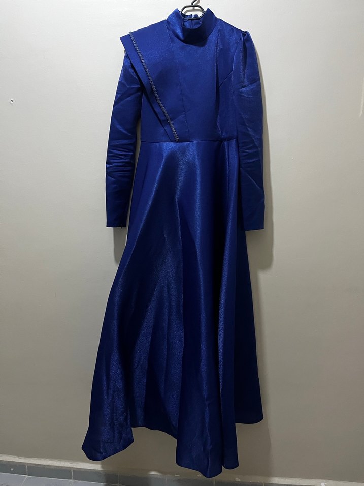 Tafta Kumaş Tarlatanlı Yüksek Yaka Uzun ve Kemerli Abiye Elbise - Görsel 5