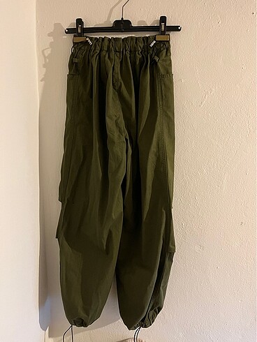 Haki yeşil bol pantolon