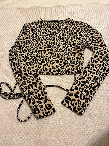 Leopar sırtı açık bağlamalı body