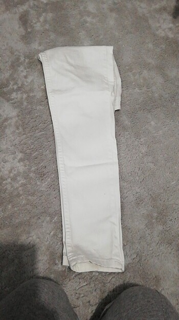 30 Beden beyaz Renk Beyaz dar paça pantolon 