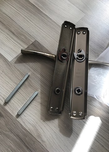 Ikea Gri Kapı Kolu ve Kilit Mekanizması WC