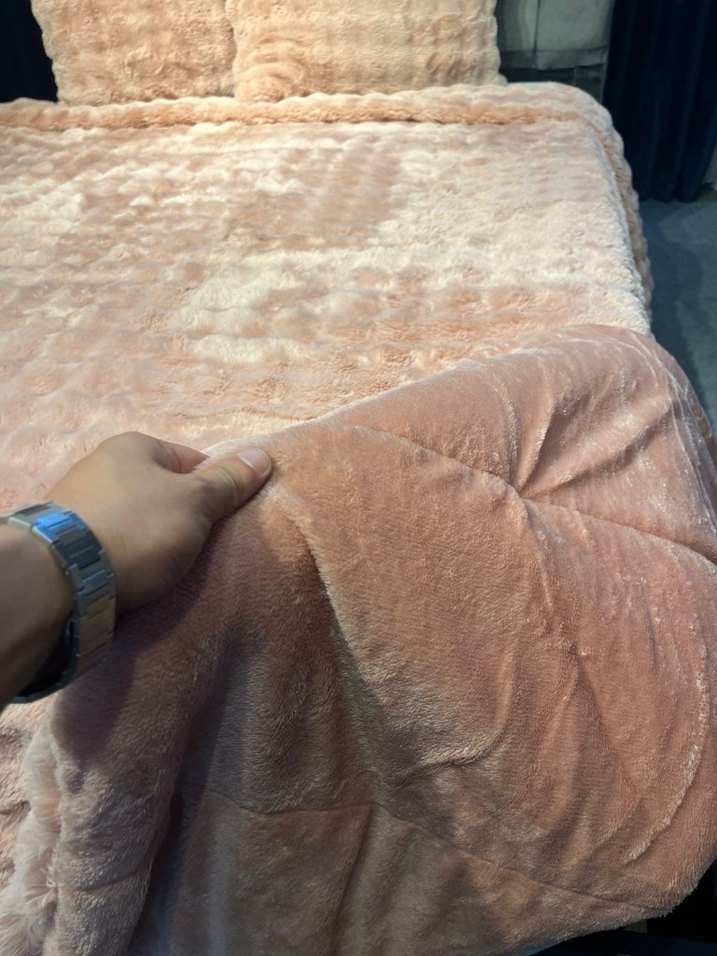 Gri Düz Desen Yumuşak Yatak Örtüsü - Görsel 4