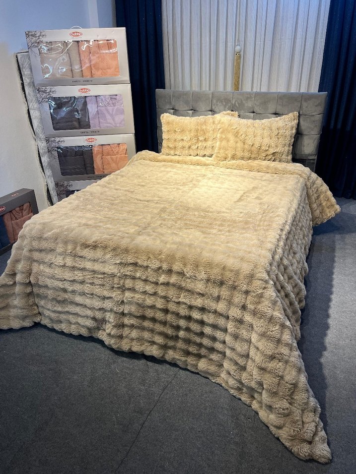 Gri Düz Desen Yumuşak Yatak Örtüsü - Görsel 3