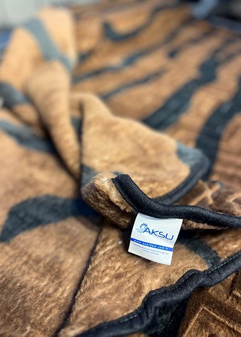  Beden Kahverengi Zebra Desenli Yatak Örtüsü