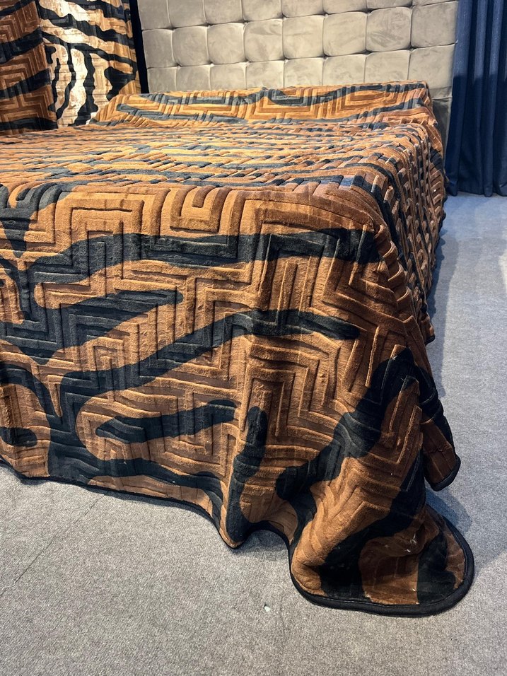 Kahverengi Zebra Desenli Yatak Örtüsü - Görsel 2