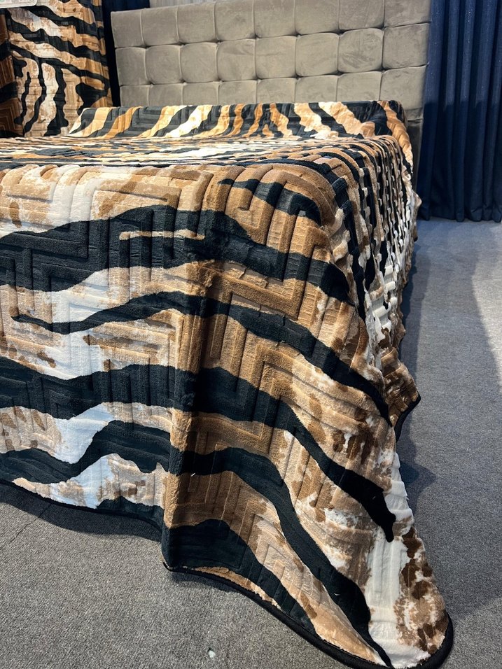 Kahverengi Zebra Desenli Yatak Örtüsü - Görsel 5