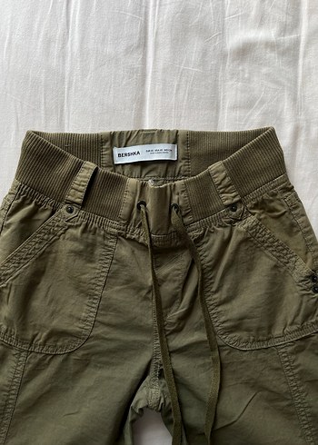 xs Beden haki Renk Bershka Haki Pantolon