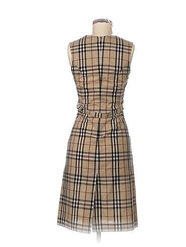 38 Beden Burberry Kısa Elbise %70 İndirimli.